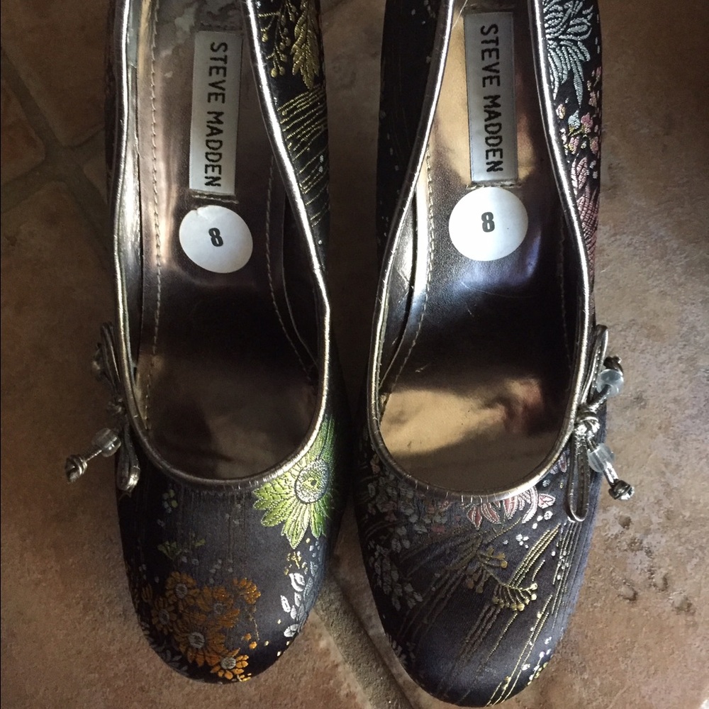 COPY - Steve Madden printed satin pumps